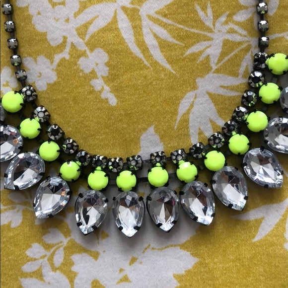 Lime green stones necklace - Picture 3 of 3